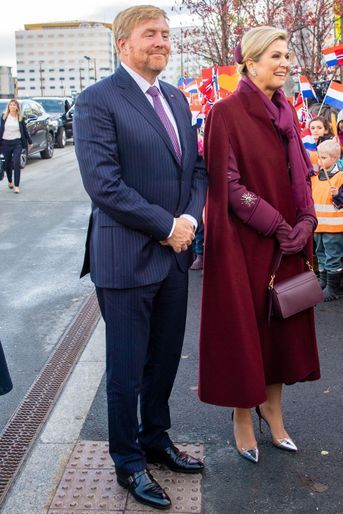 La cape Valentino de la reine Maxima des Pays-Bas à Oslo, le 11 novembre 2021