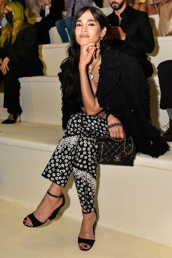 Sofia Boutella au défilé Chanel Croisière 2021/2022 à Dubaï le 2 novembre 2021