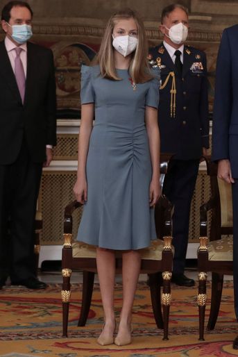 La princesse Leonor d'Espagne dans une robe Vogana, le 18 juin 2021