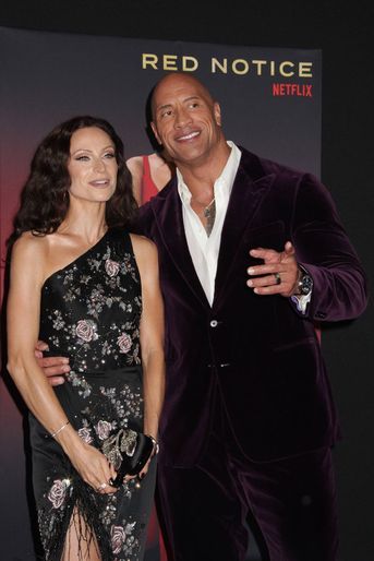 Dwayne Johnson et son épouse Lauren à l'avant-première du film «Red Notice» à Los Angeles le 3 novembre 2021