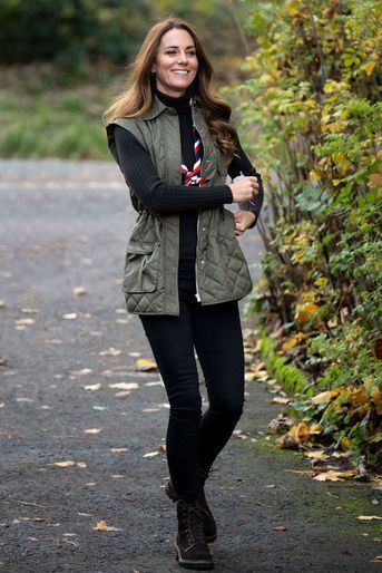 Kate Middleton rencontre des scouts lors d&#039;une visite pour célébrer la campagne «Scouts Promise To The Planet» à Alexandra Park Sports Hub, Glasgow, en marge du sommet de la Cop26 le 1 novembre 2021