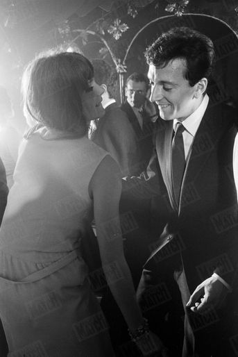 « Jean-Pierre Cassel et Françoise Dorléac dansent sans fatigue. Ce sont déjà des spécialistes. » - Paris Match n°655, 28 octobre 1961