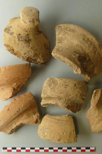 Fragments d’amphores massaliètes caractérisées par la présence de mica dans leur pâte.