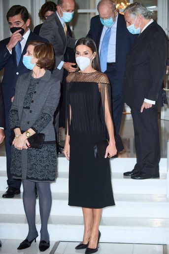 La reine Letizia d'Espagne dans une robe Hugo Boss à Madrid, le 26 octobre 2021