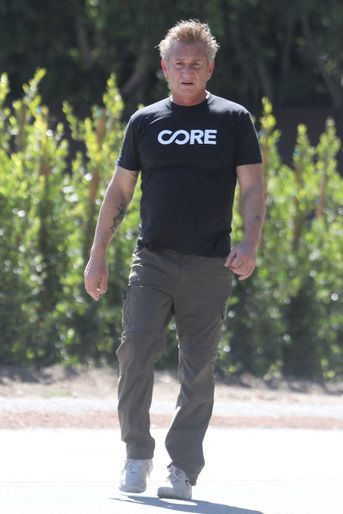 Sean Penn à Los Angeles le 9 octobre 2021, sans alliance. Leila George a demandé le divorce le 15 octobre.