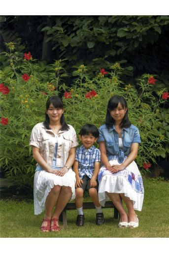 a princesse Mako du Japon avec sa sœur la princesse Kako et son frère le prince Hisahito, le 6 septembre 2012