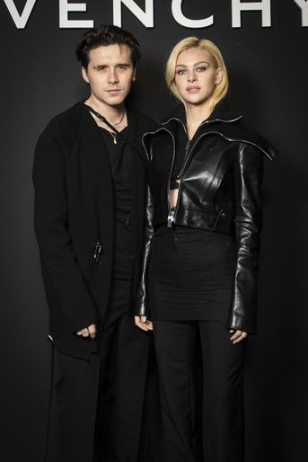 Brooklyn Beckham et Nicola Peltz au défilé Givenchy à Paris en octobre 2021