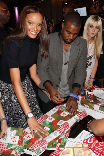Selita Ebanks et Kanye West le 30 novembre 2010 à New York.