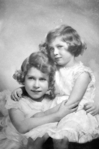 La princesse Elizabeth avec sa soeur la princesse Margaret, photo non datée