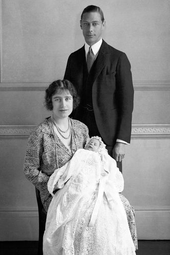 La princesse Elizabeth avec ses parents, le 1er mai 1926