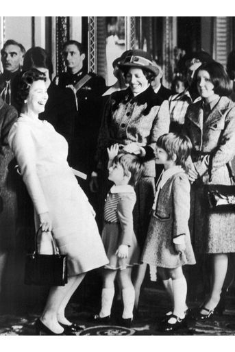 La reine Elizabeth II (novembre 1974)