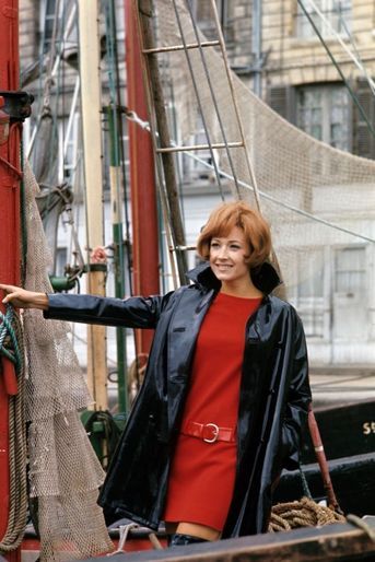 Marlène Jobert dans le port d'Honfleur, en mars 1968.