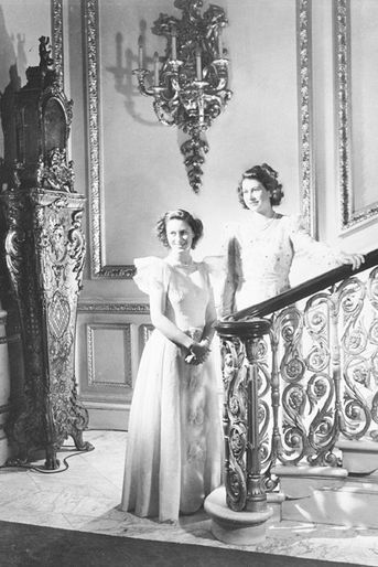La princesse Elizabeth avec sa soeur la princesse Margaret, le 16 février 1946