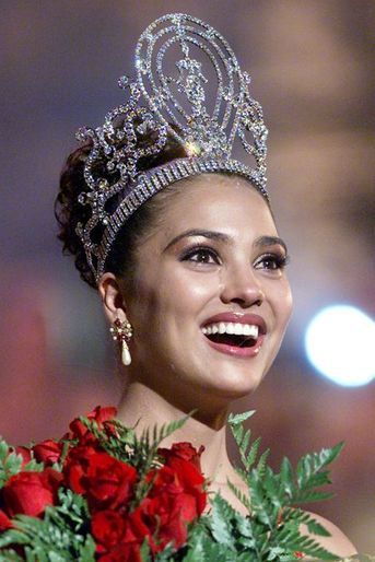 Lara Dutta, Miss Inde élue Miss Univers en 2000