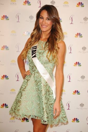 Miss Italie à la dernière conférence de presse Miss Univers 2015
