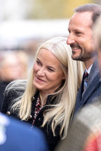 La princesse Mette-Marit et le prince Haakon de Norvège à Modum, le 13 octobre 2021