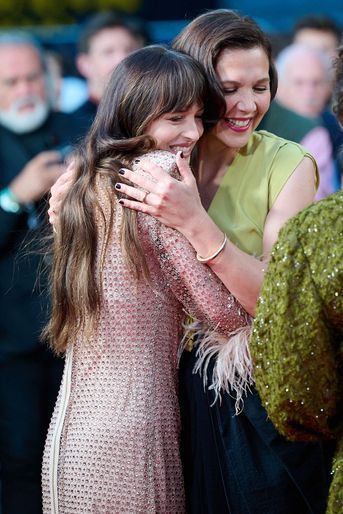 Dakota Johnson et Maggie Gyllenhaal à l&#039;avant-première du film «The Lost Daughter» au Festival du film de Londres le 13 octobre 2021
