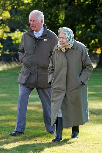 La reine Elizabeth II avec le prince Charles à Balmoral, le 1er octobre 2021