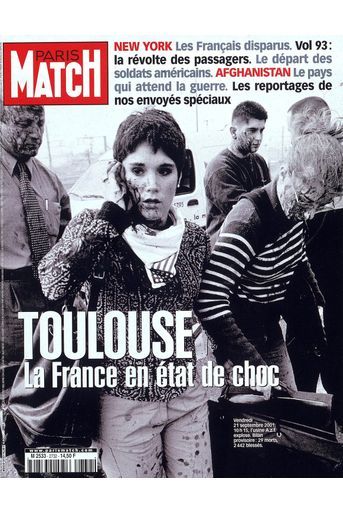 « Toulouse, la France en état de choc » - Couverture de Paris Match n°2732, 4 octobre 2001