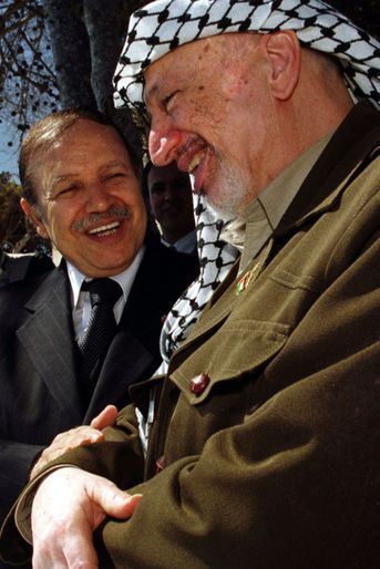 Abdelaziz Bouteflika et Yasser Arafat en août 2000