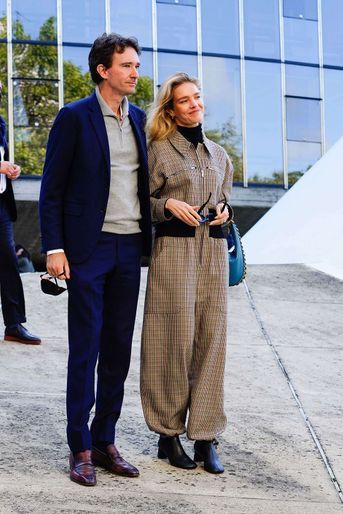 Antoine Arnault et Natalia Vodianova au défilé Stella McCartney à Paris le 4 octobre 2021