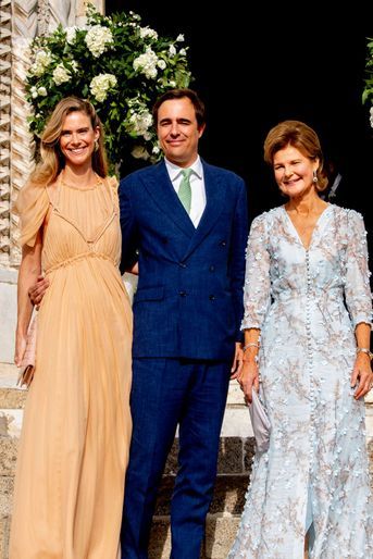 La princesse Margaretha de Luxembourg avec sa fille aînée la princesse Maria Anunciata et son mari, Emanuele Musini, à Orbetello le 25 septembre 2021