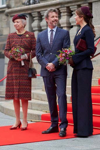 La princesse Benedikte, le prince Frederik et la princesse Mary de Danemark à Copenhague le 6 octobre 2021