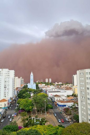 Tempête de sable dans les villes de Franca et Ribeirão Preto, au Brésil, le 26 septembre 2021.
