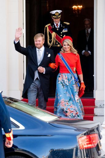 Le roi Willem-Alexander des Pays-Bas et la reine Maxima quittent le palais Noordeinde à La Haye, le 21 septembre 2021