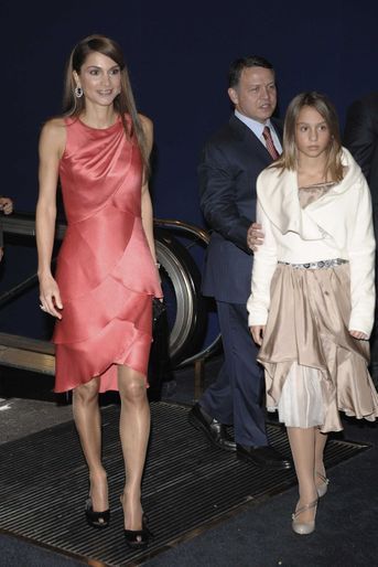 La princesse Iman de Jordanie avec ses parents, le 30 octobre 2008