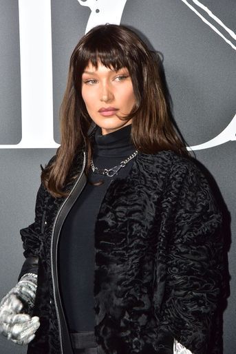 Bella Hadid au défilé Dior Homme à Paris en janvier 2020 