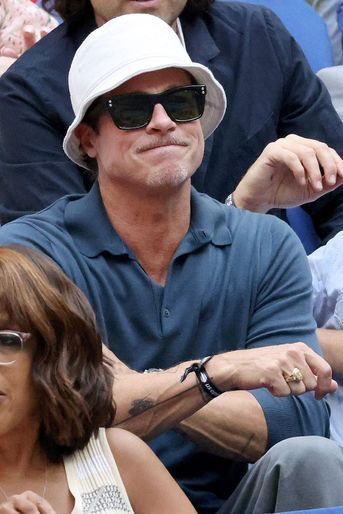 Brad Pitt devant la finale de l'US Open, le 12 septembre 2021. 