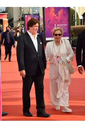 Sylvie Vartan et son mari Tony Scotti samedi sur le tapis rouge du festival de Deauville.