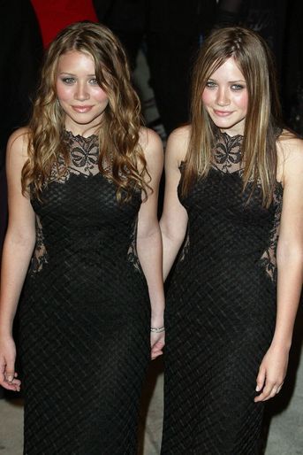 Ashley et Mary-Kate Olsen en 2002