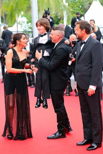 Damien Bonnard, Leïla Bekhti, Gabriel Merz Chammah et Joachim Lafosse au Festival de Cannes, le 16 juillet 2021.