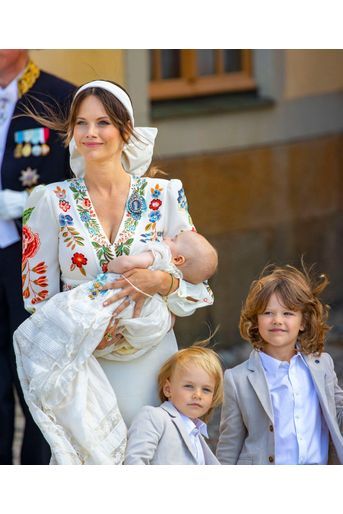 La princesse Sofia de Suède et ses trois fils les princes Alexander, Gabriel et Julian à Drottningholm, le 14 août 2021