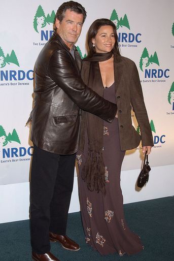 Pierce Brosnan et Keely Shaye Smith en 2003