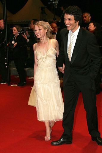 Mélanie Thierry (et Vincent Martinez, son partenaire dans le film «Écorchés») au Festival de Cannes en 2005 pour la montée des marches du film «Election»