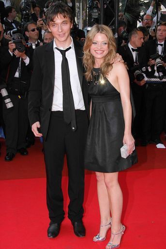 Mélanie Thierry (avec Raphaël) au Festival de Cannes en 2007 pour la projection du film à sketches «Chacun son cinéma»