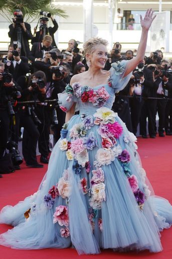 Sharon Stone sur le tapis rouge du 74e Festival de Cannes pour la montée des marches du film «L&#039;Histoire de ma femme» le 14 juillet 2021