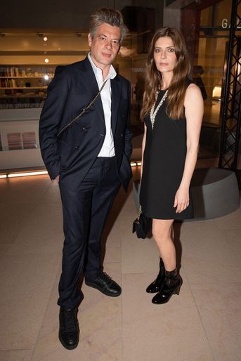 Benjamin Biolay et Chiara Mastroianni au dîner de lancement des parfums Louis Vuitton «Les Extraits Collection» à la Fondation Louis Vuitton à Paris le 5 juillet 2021