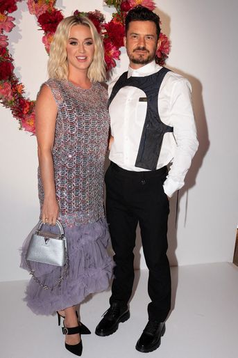 Katy Perry et Orlando Bloom au dîner de lancement des parfums Louis Vuitton «Les Extraits Collection» à la Fondation Louis Vuitton à Paris le 5 juillet 2021