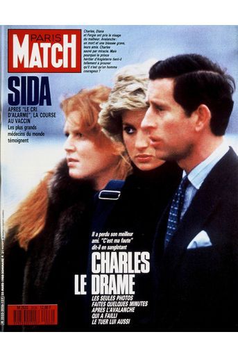 Diana, Charles, Fergie, le drame : une avalanche a failli les emporter, et a tué un ami proche du prince. Couverture du Paris Match n°2026 du 25 mars 1988.