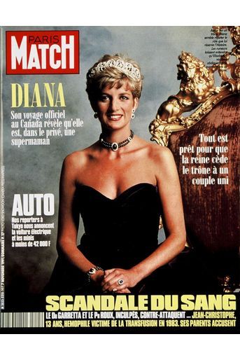 Diana, tout est prêt pour que la reine cède le trône à un couple (à nouveau) uni. Couverture du Paris Match n°2215 du 7 novembre 1991.
