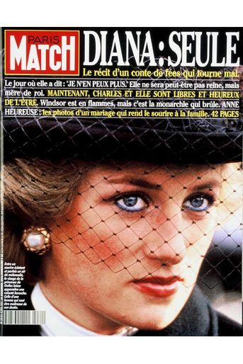 Diana seule. Couverture du Paris Match n°2274 du 24 décembre 1992.
