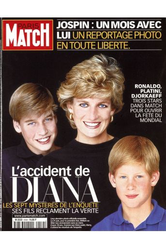 L'accident de Diana et les mystères de l'enquête. La dernière photo officielle de la princesse avec ses enfants. Couverture du Paris Match n°2559 du 11 juin 1998.