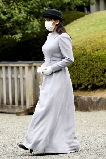 La princesse Mako du Japon au cimetière impérial Musashi à Hachioji, le 16 juin 2021