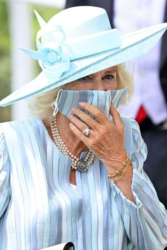 Le chapeau de la duchesse de Cornouailles Camilla au Royal Ascot, le 15 juin 2021
