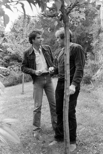 « John a visité la maison de Gérard et le jardin de fond en comble »  - Paris Match n°1668, 15 mai 1981