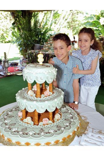 Le prince Moulay El Hassan du Maroc avec sa sœur pour ses 8 ans, le 8 mai 2011 